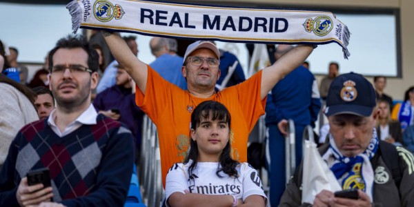 欧冠四分之一决赛：巴塞罗那对阵马德里竞技——诺坎普的每个进球与决胜关键