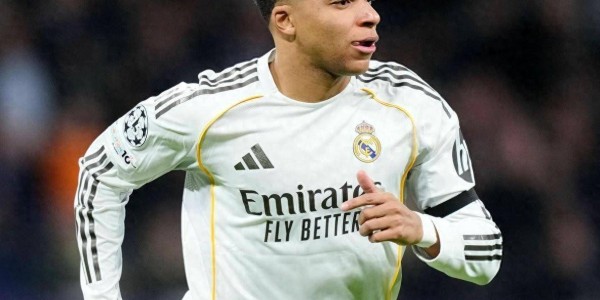 刷新C罗纪录！欧冠传奇改写，姆巴佩7战轰入12球，登顶历史首位