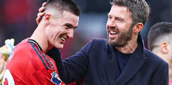 曼联迎战维拉前瞻：10天长休与2天密集赛程，红魔以逸待劳能否占优？