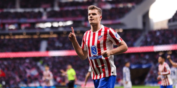 西甲联赛战报：尼古拉斯梅开二度，马德里竞技3-2险胜皇家社会